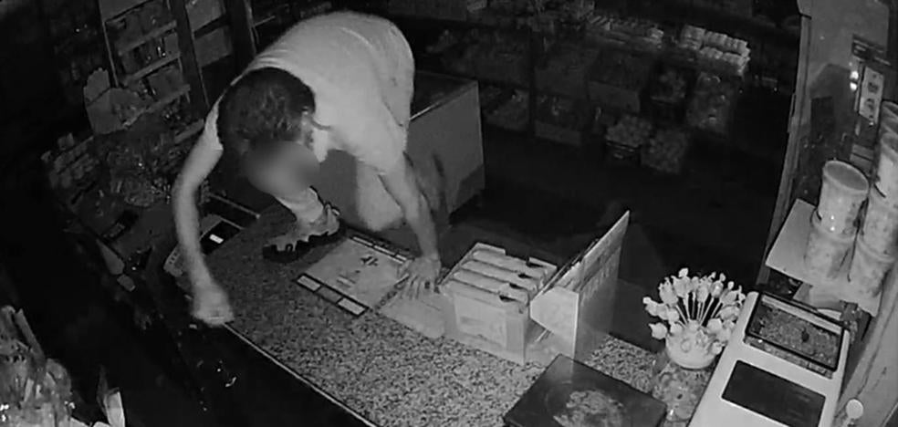 Detenido un joven en Jumilla por cometer una quincena de robos en comercios