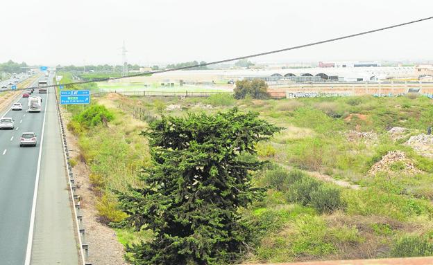 La eliminación de ocho escombreras ilegales en Cartagena se retrasa por un choque entre administraciones