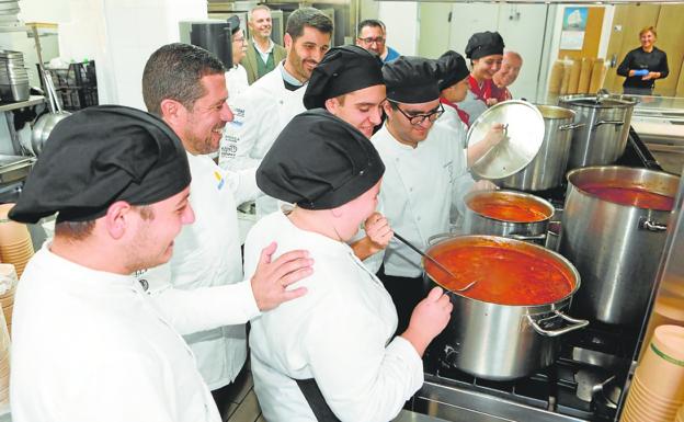 Olla gitana para familias vulnerables en Lorca