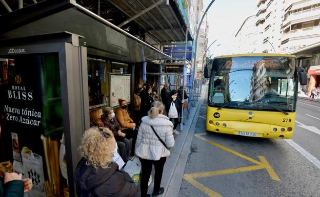 El billete sencillo de bus en Murcia costará más barato si se paga con tarjeta o código QR