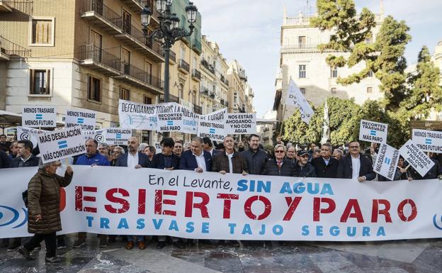 Los regantes protestarán en Moncloa si se mantiene el recorte del Trasvase Tajo-Segura