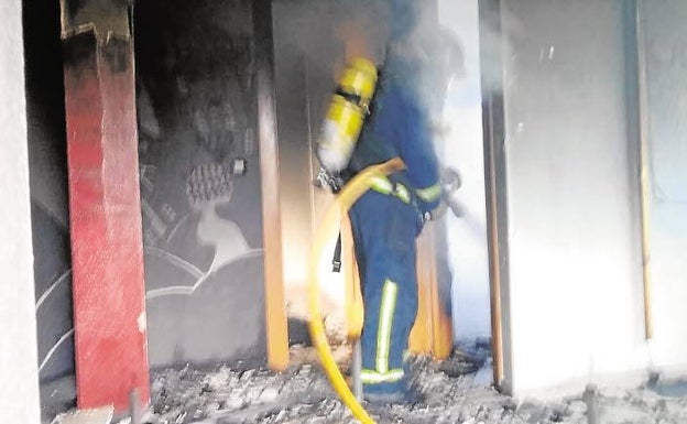 Fallece un hombre en el incendio de su casa en San Javier