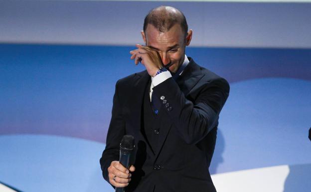 Lágrimas de Valverde en el traspaso de poder a Enric Mas