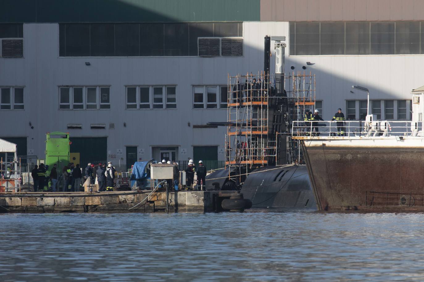 Trabajos a flote del submarino S-81 en Cartagena