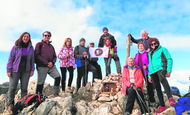 Los belenes coronan el cielo de Sierra Espuña