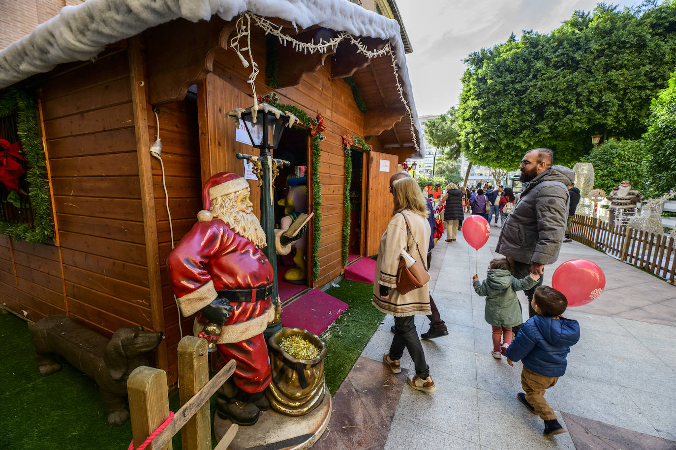 Murcia se llena de ambiente navideño este lunes