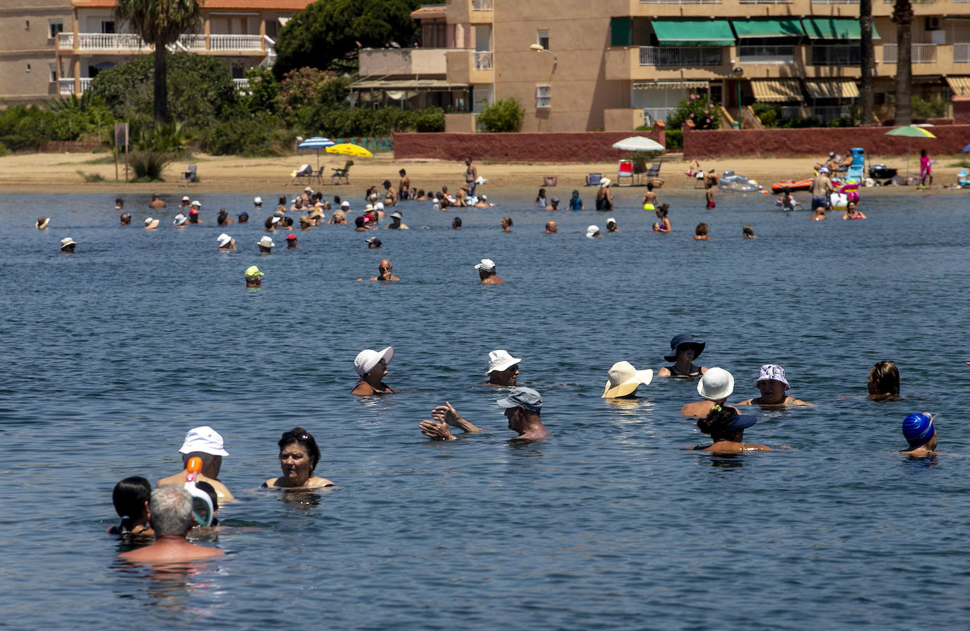 AGOSTO. Polémica fiesta ilegal en la isla del Ciervo