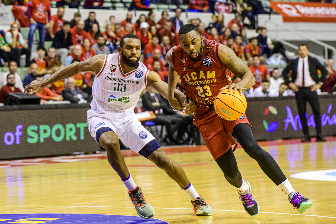 La victoria del UCAM Murcia frente al Pinar Karsiyaka, en imágenes