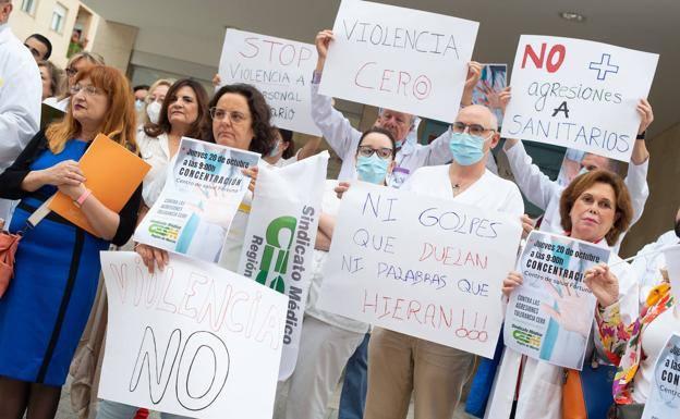 Satse considera «vergonzoso» el rechazo a la ley contra la violencia hacia los sanitarios