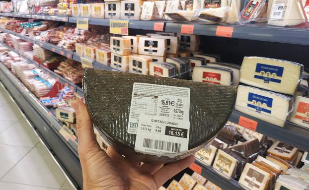 Cheese with the price changed by the VAT reduction in a supermarket in Bilbao.