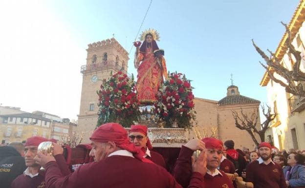 Multitudinaria romería de La Santa de Totana, que regresa a su santuario en Sierra Espuña