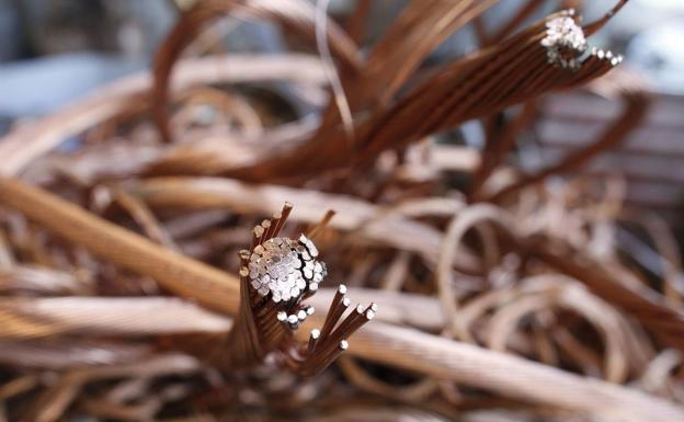 Un robo de cable del alumbrado público de Albudeite deja sin luz durante tres semanas la entrada al pueblo