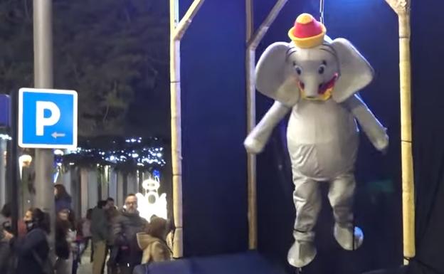 El Dumbo 'ahorcado' de la Cabalgata de Reyes de Alhama que supera al oso de Cádiz