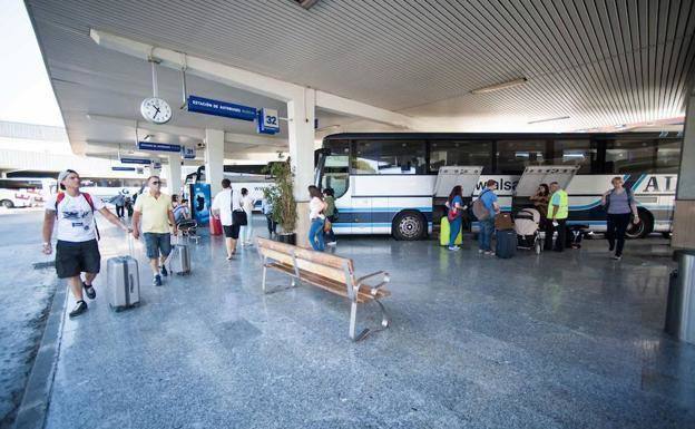 Quién puede pedir el título multiviaje gratuito para las líneas de autobús estatales y cómo obtenerlo