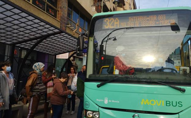 El alcalde de Molina pide más frecuencias en las líneas de autobús con Murcia