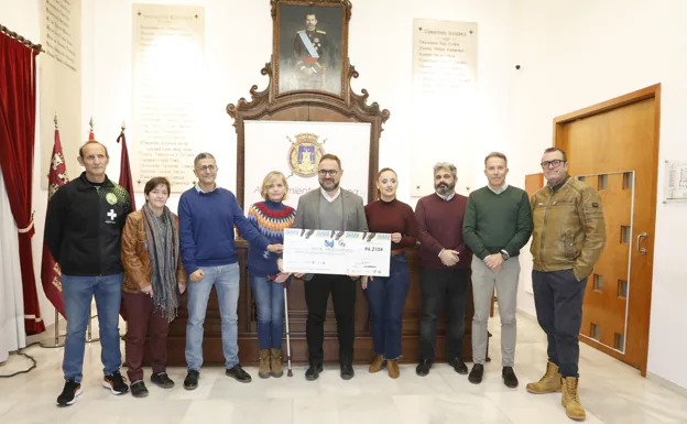La Asociación de Fibromialgia recibe 6.210 euros recaudados en la San Silvestre en Lorca