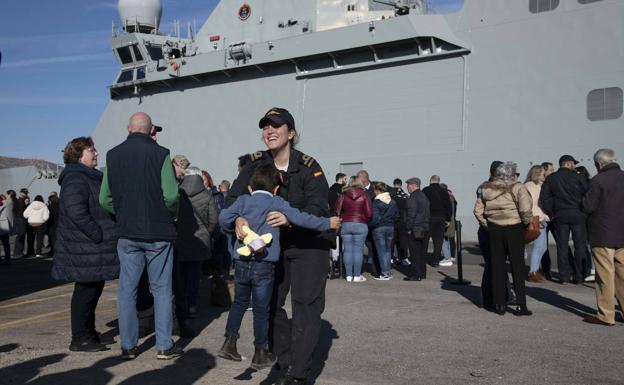 El buque de Acción Marítima 'Audaz' zarpa de Cartagena para una misión contra la piratería en el Golfo de Guinea