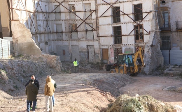 Las máquinas comienzan a trabajar en el Palacio de Justicia de Lorca