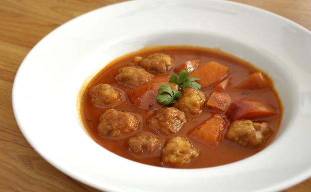 Albóndigas en salsa española