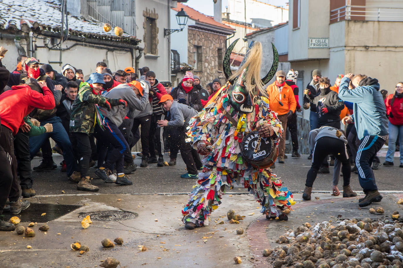 30 toneladas de nabos contra el Jarramplas