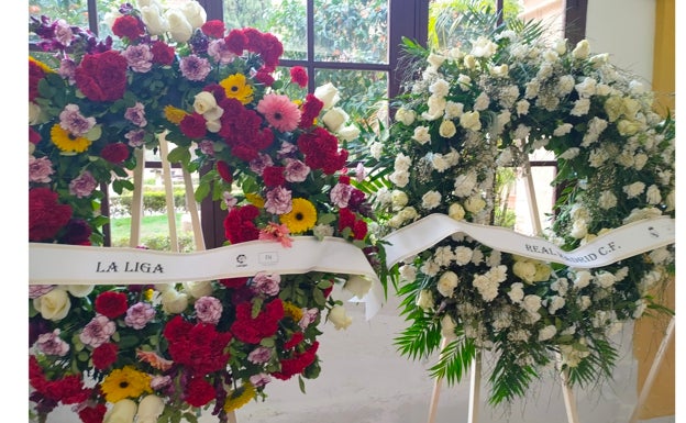La Liga y el Real Madrid envían coronas de flores a Mendoza