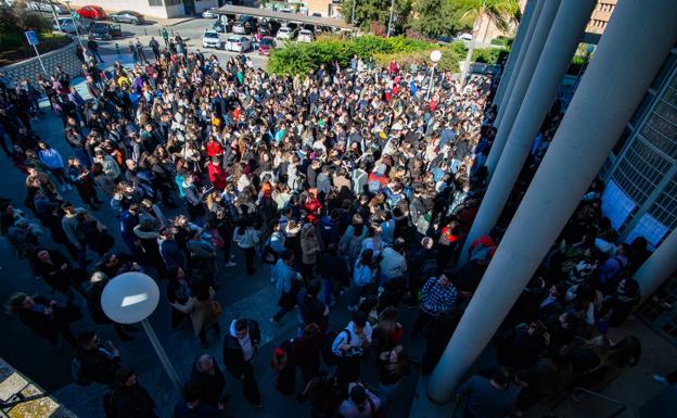 Los aspirantes al MIR ante el examen en que se juegan su futuro: «Muchos no quieren escoger Primaria porque está saturada»