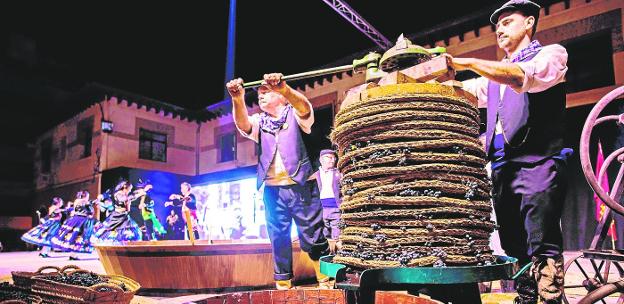 Fiesta de la Vendimia de Jumilla, donde cada año se obtiene el primer mosto de España