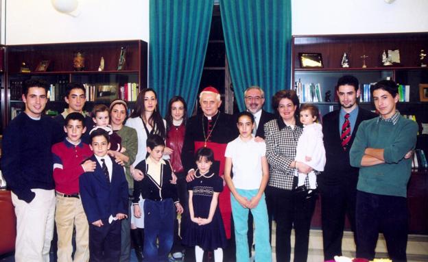 La UCAM se queda en la familia Mendoza