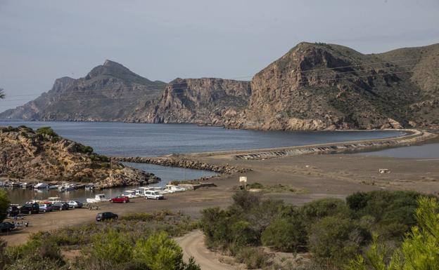 Aceleran el proyecto para regenerar la bahía de Portmán y construir un puerto