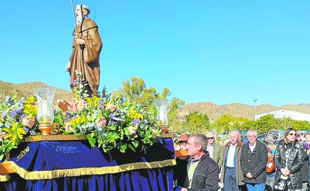 La pedanía aguileña de Tébar agasaja al Patrón