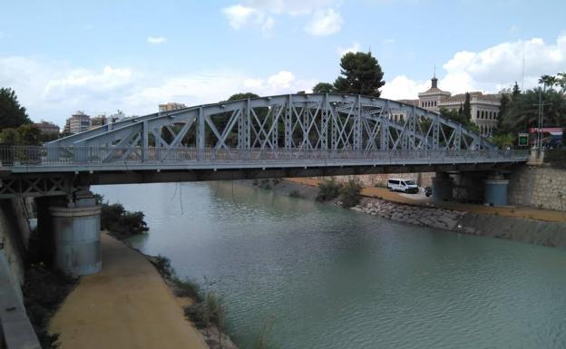 El Defensor del Pueblo insta a Cultura a atender la solicitud de Huermur para incoar BIC el Puente Nuevo