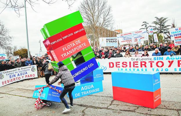 Los regantes piensan endurecer sus protestas contra las «mentiras» de Ribera