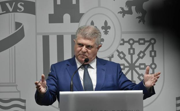 Vélez guarda silencio, Moreno alerta del «disparate» y Puig seguirá «dialogando»