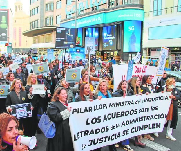 Los abogados alertan de la «paralización» y piden al Ministerio que busque una solución urgente