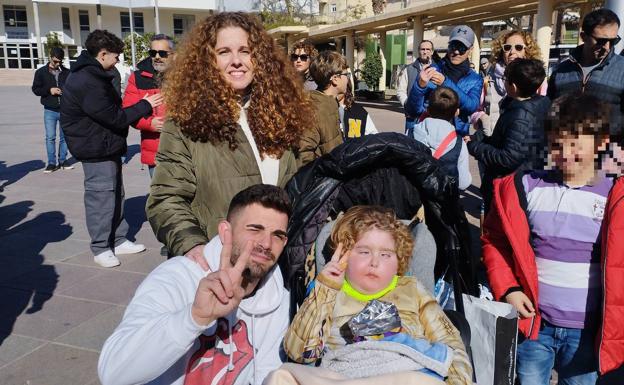 Darth Vader y Baby Yoda desfilan en Molina en apoyo a Martín, el niño de ocho años que sufre un cáncer incurable