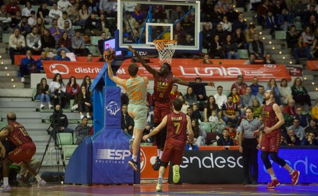 Al UCAM Murcia se le escapa la remontada ante el Baskonia