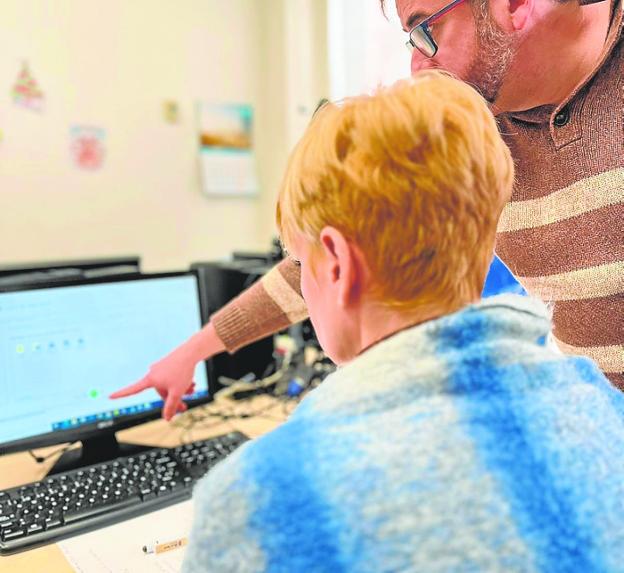 Aula Nova, formación profesional y académica