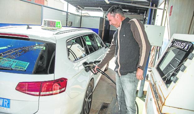 El taxi apremia para subir varios céntimos el precio de la carrera en Cartagena