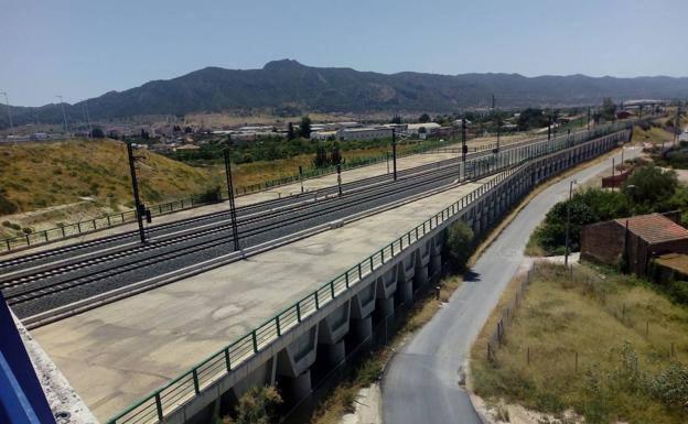 Arroyo urge a conectar la ZAL y Escombreras con el Corredor Mediterráneo