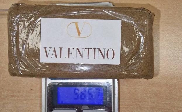 Incautados 98 gramos de hachís en un establecimiento de Murcia sin licencia