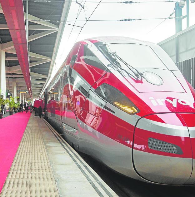 Faltan viajeros para tanto AVE y aeropuerto