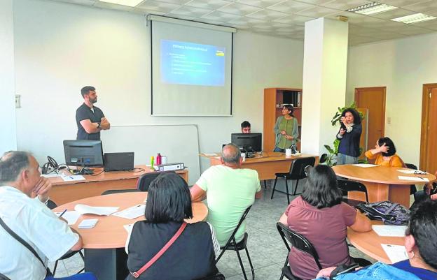 Ucomur mejorará la empleabilidad de 100 personas con un proyecto de formación y tutorización individualizada
