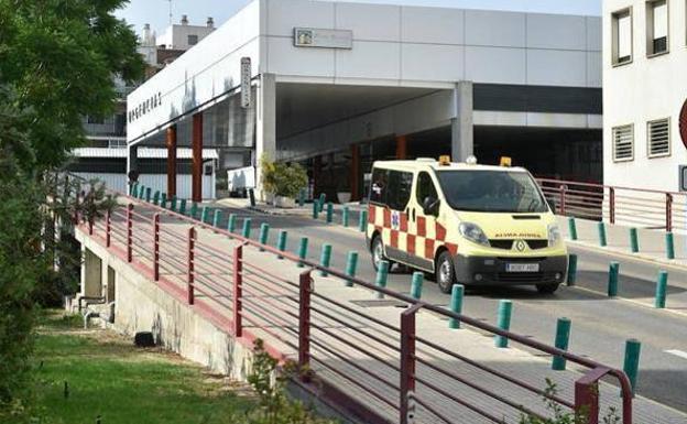 Trasladado al hospital un herido en un accidente laboral tras caer de una altura de 15 metros en San Ginés