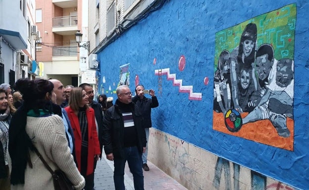 Tres nuevos murales de artistas urbanos lucen en los barrios molinenses de San Roque, El Castillo y Santa Rita