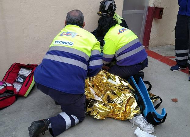 Un peatón cae a una zanja de unos cuatro metros de altura en Murcia