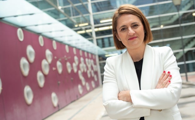 María Comín: «Tenemos que preparar a los estudiantes para que sean capaces de desarrollar los trabajos del 2030»