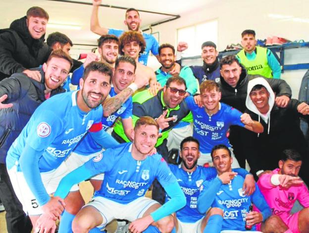 El Mar Menor gana al Cádiz B (2-0) y confirma su recuperación