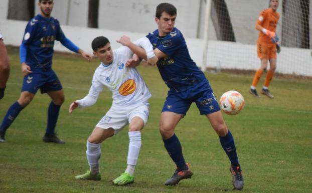 Juanjo logra una victoria clave para la UD Caravaca frente al UCAM