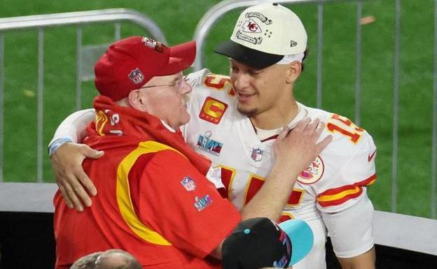 Andy Reid, el sabio estratega que pule a un genio