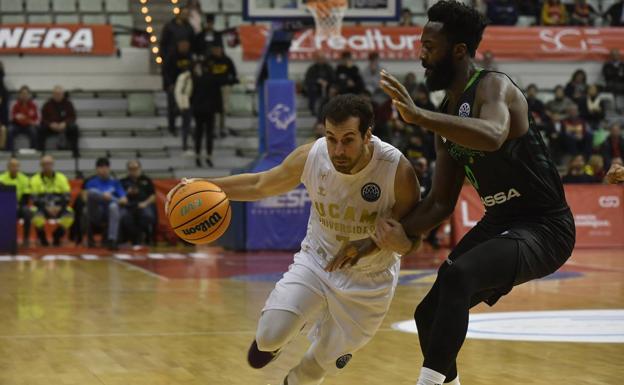 El UCAM acelera en el 'top 16' hiriendo al Darüssafaka
